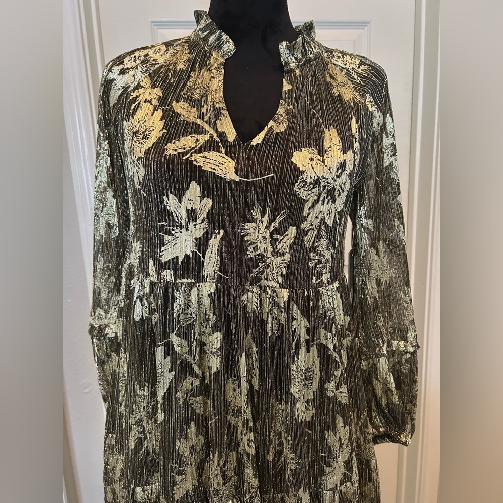 XS, fits up to M Vince Camuto Black Gold Floral Foil Split Neck Ruffle Dress - Picture 4 of 8